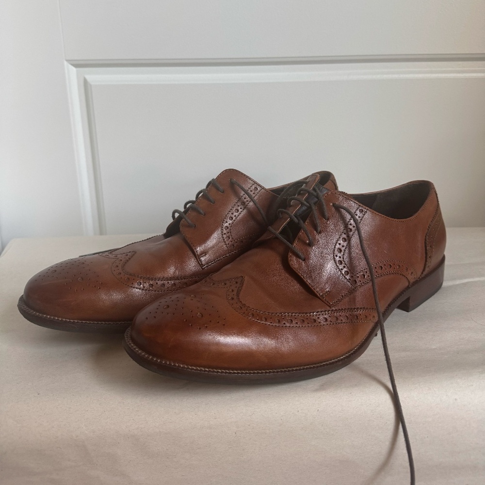 Classic Cole Haan leather Oxford dress shoes in Men’s Size 12.